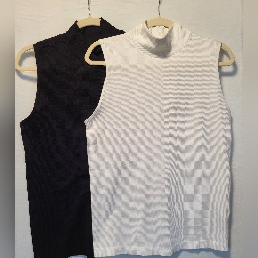 New York Laundry 2pk Black And White Sleeveless Mock Neck Tops NWOT 2X/3X